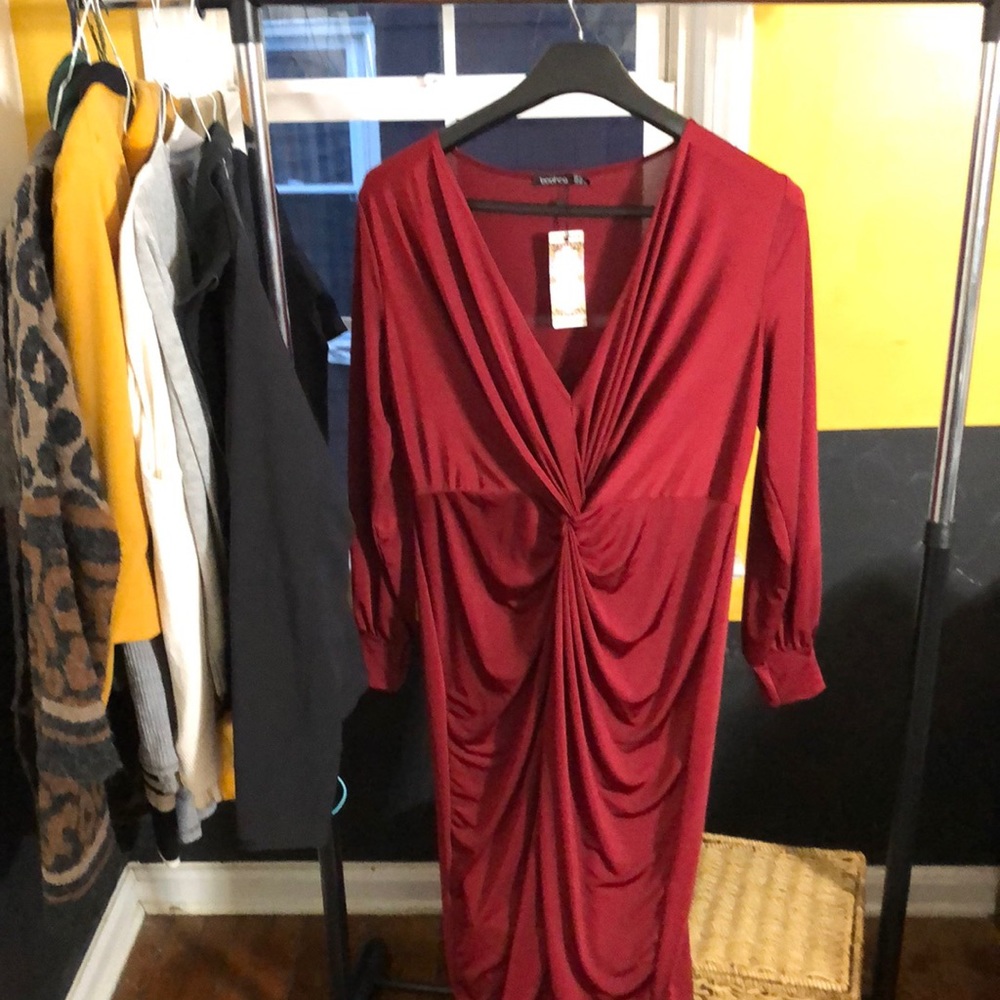 Boohoo plus size Midi wine red dress long sleeves plunge neckline size 20